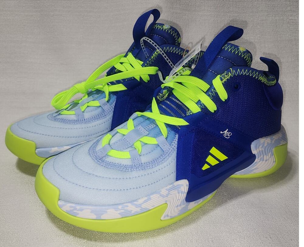 Adidas exhibit select CP M basketball shoes size 9 women's